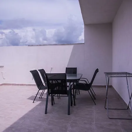 With Sea View Apartman